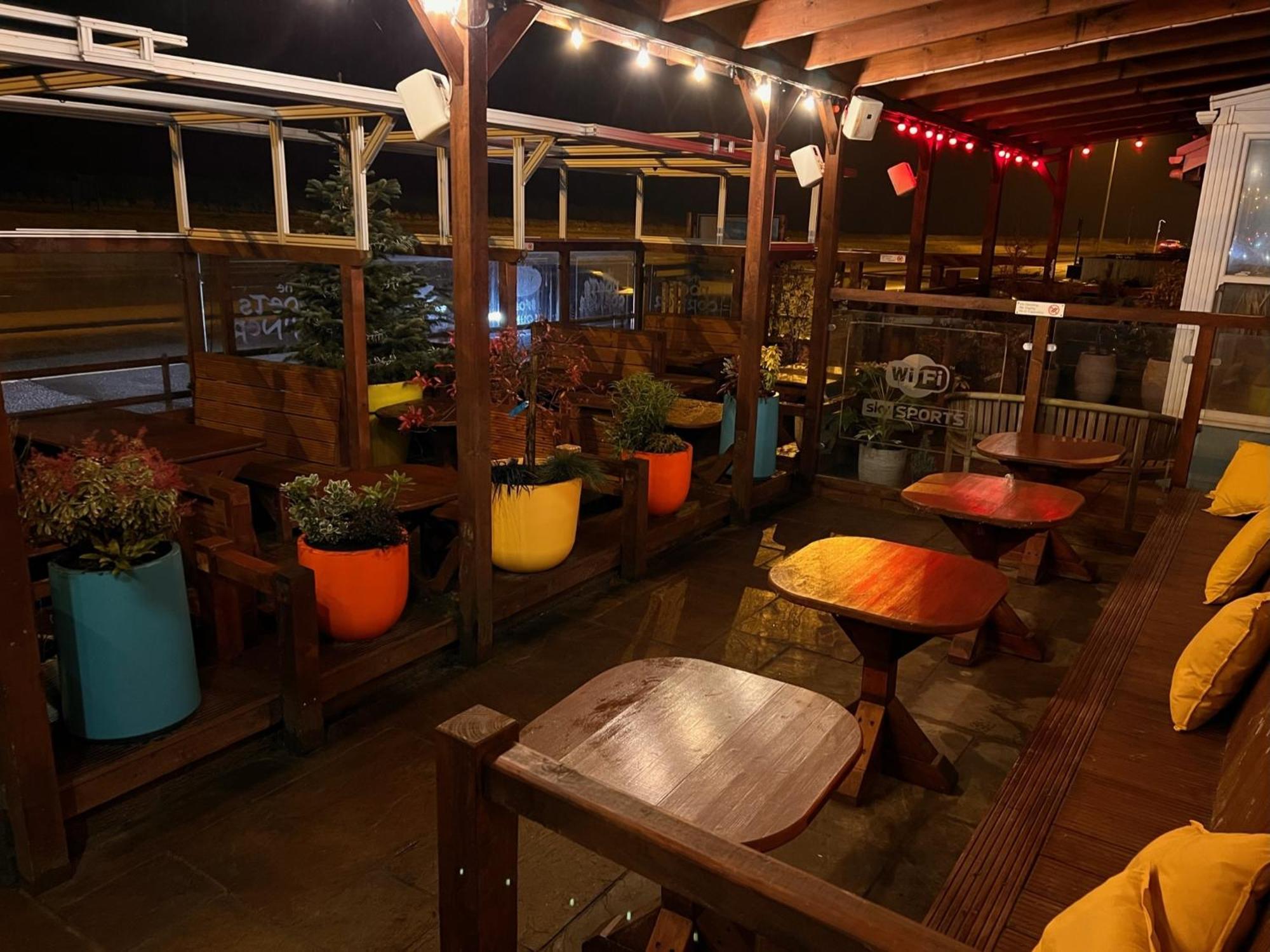 Hoopers Sandy Beach Guest Rooms Суонси Экстерьер фото